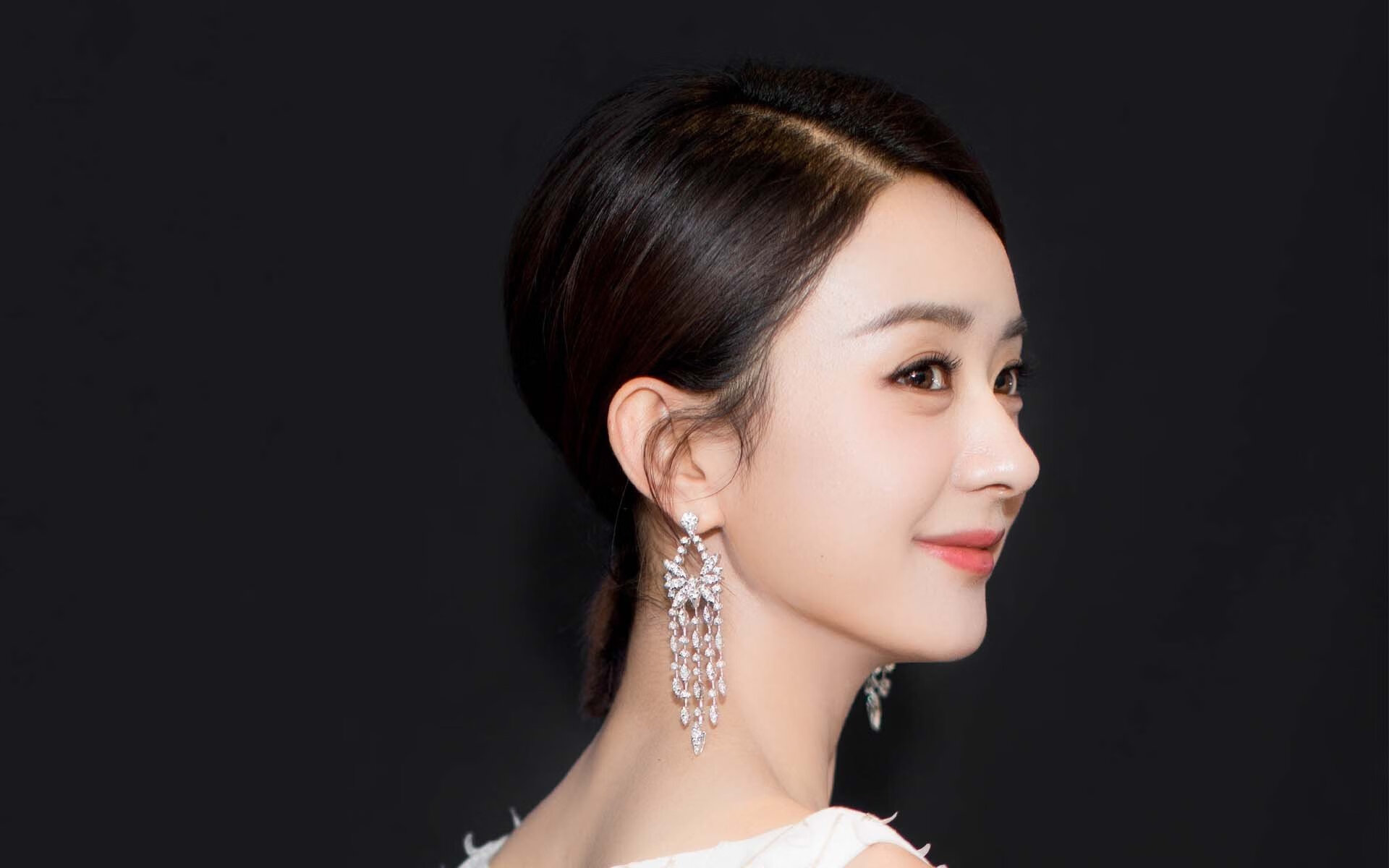 中国男篮在对抗中强化控球稳定性，中国男篮现役控卫排名