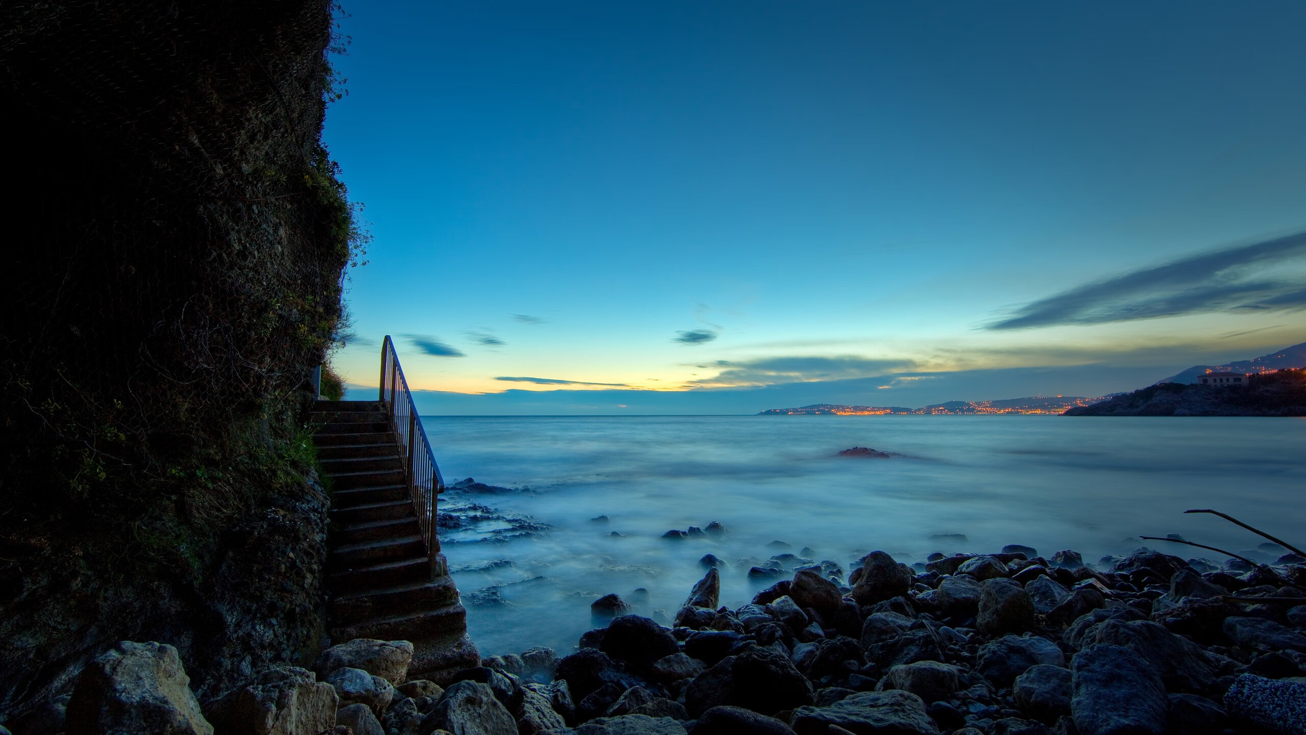 “尼古拉斯·桑特基的强势进攻与精准控制，带领阿根廷美洲狮队走向全球舞台”